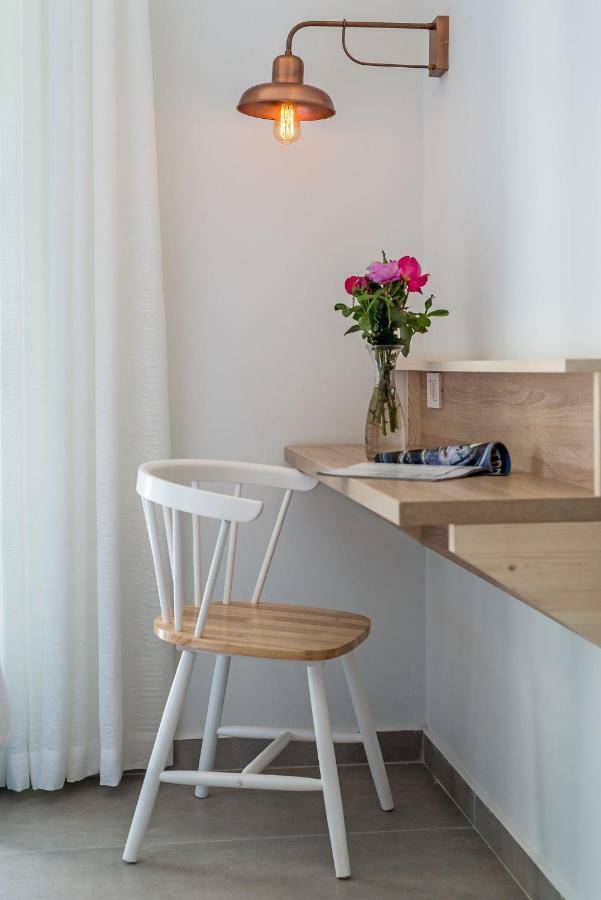 Livikon By The Sea Aparthotel Khora Sfakion Bagian luar foto