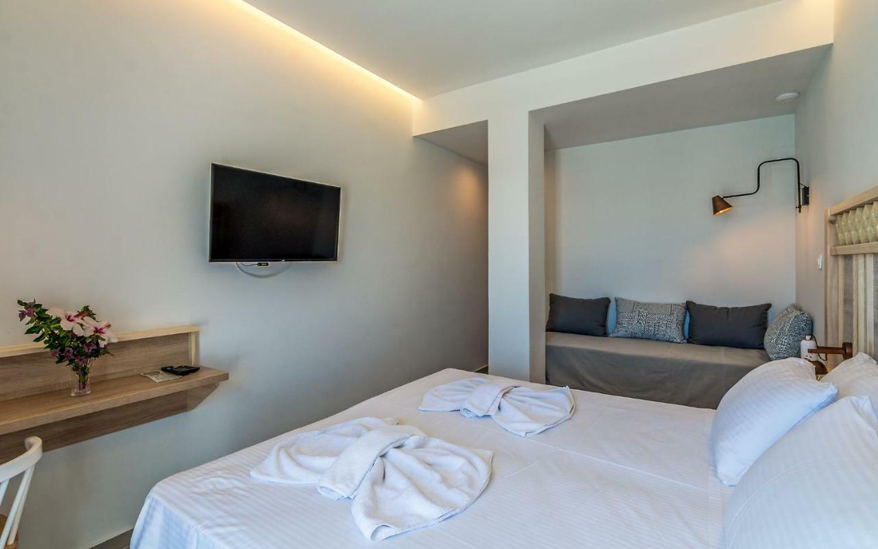Livikon By The Sea Aparthotel Khora Sfakion Bagian luar foto